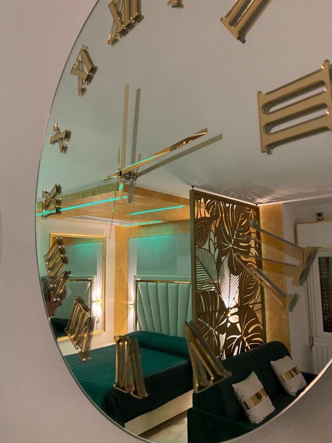 Fashion Apartment Gold Bologna With Jacuzzi & Car Garage Exterior photo