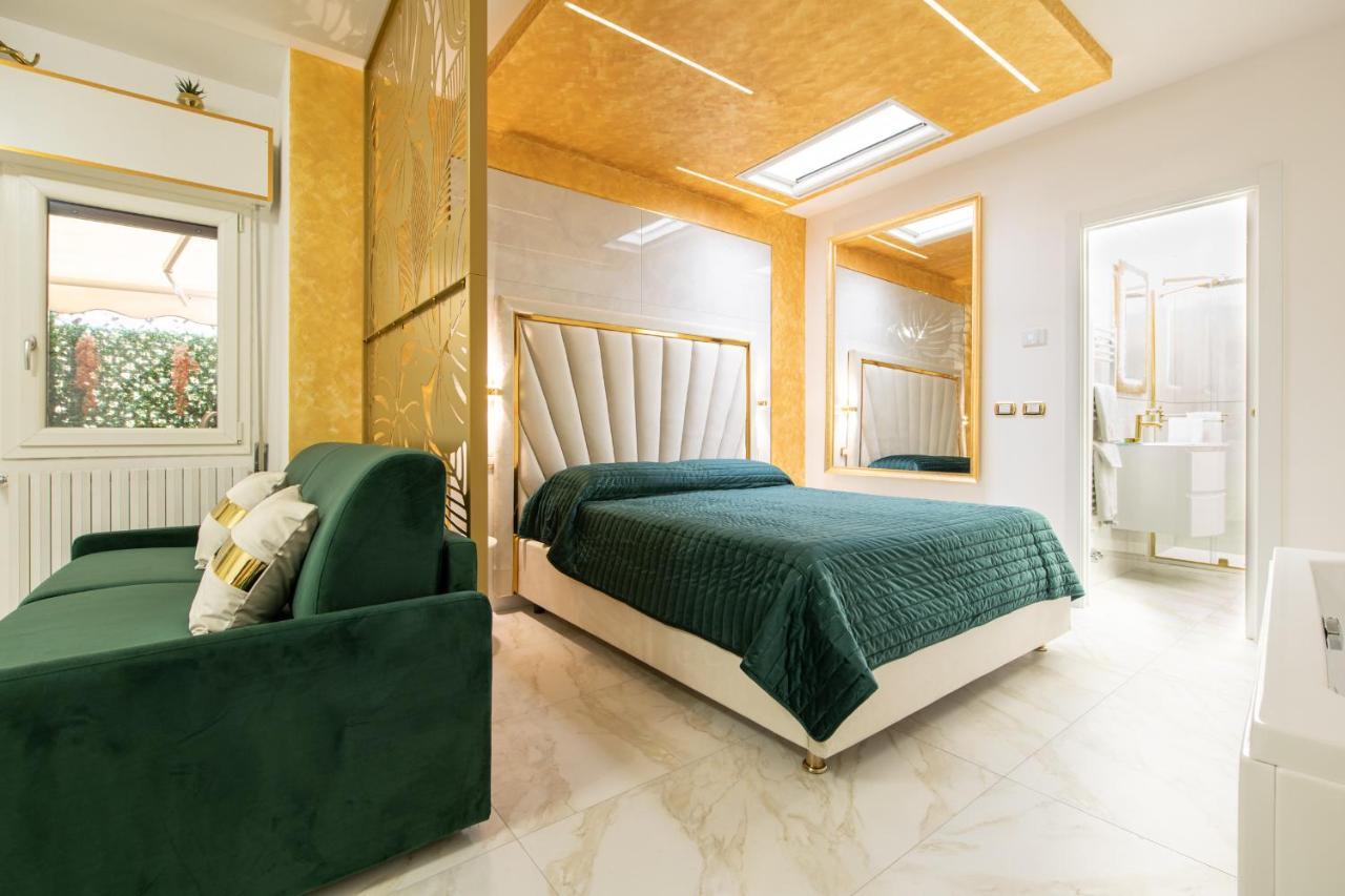 Fashion Apartment Gold Bologna With Jacuzzi & Car Garage Exterior photo