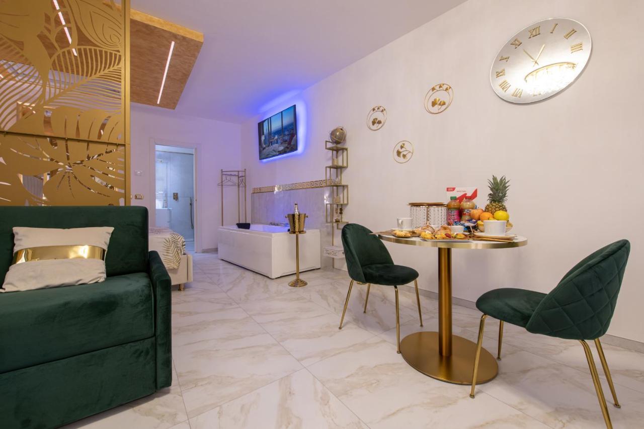 Fashion Apartment Gold Bologna With Jacuzzi & Car Garage Exterior photo