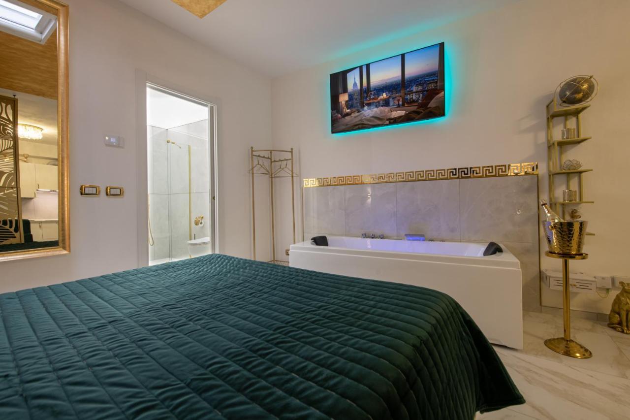 Fashion Apartment Gold Bologna With Jacuzzi & Car Garage Exterior photo