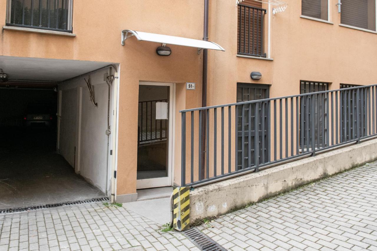 Fashion Apartment Gold Bologna With Jacuzzi & Car Garage Exterior photo