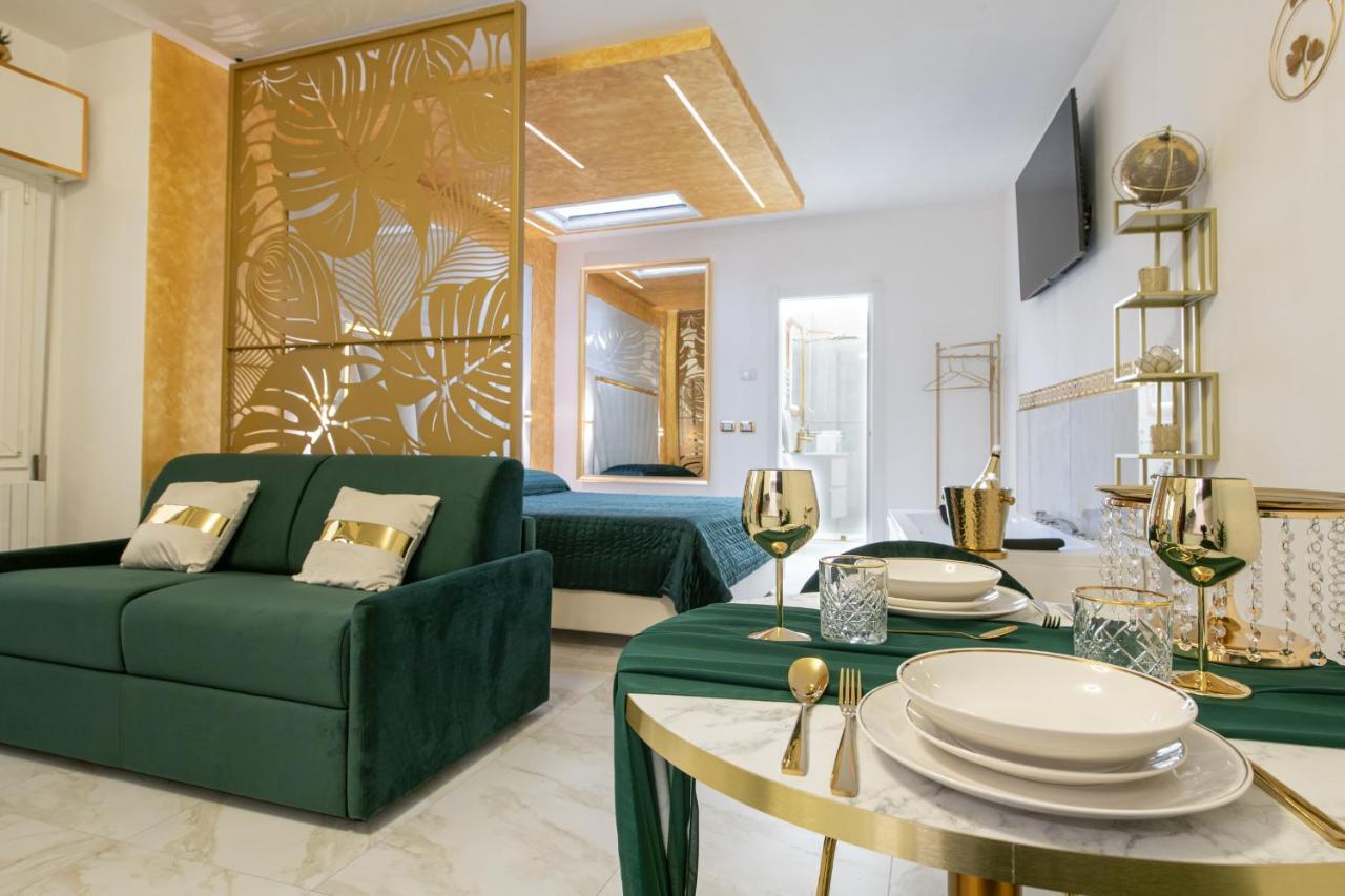 Fashion Apartment Gold Bologna With Jacuzzi & Car Garage Exterior photo
